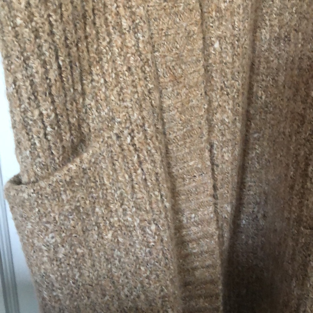 Kaisley Cardigan - Picture 2 of 4